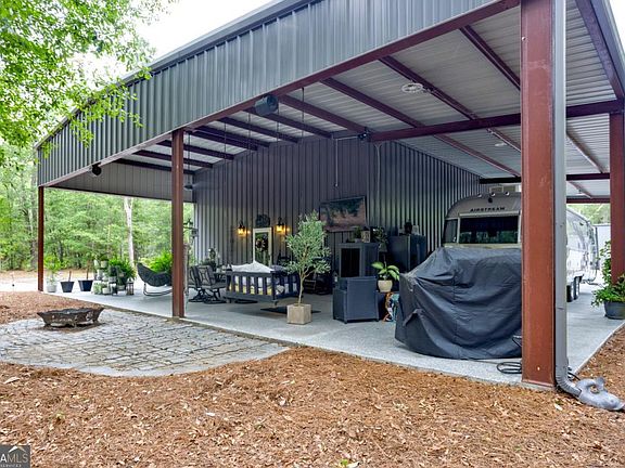 2nd image of 4000 Old River Rd S