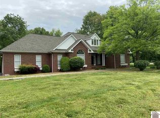6830 Stonepoint Ct, Paducah, KY 42003