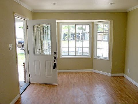 2nd image of 644 Larimore Ave