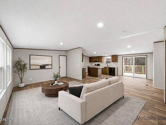 5th image of 252 Ledgerwood Ln