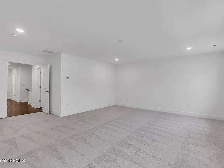 122 Woolley Ct — Photo 43