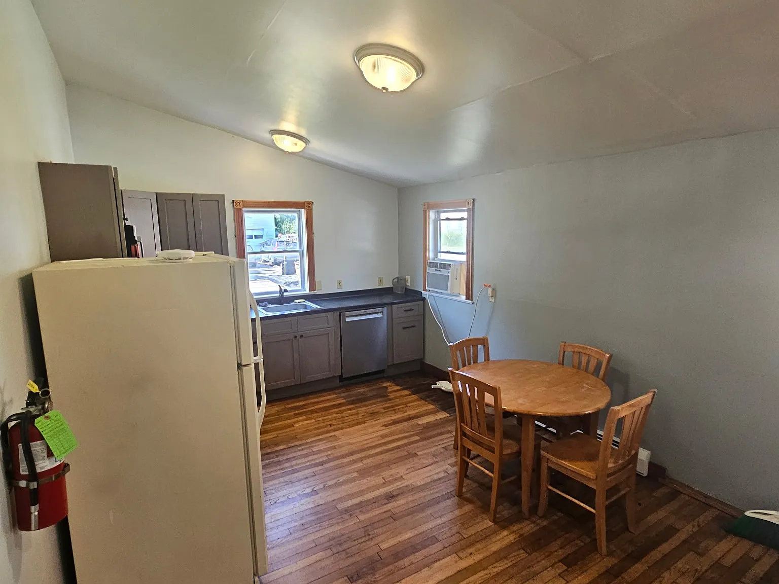 1 bed, 750 sqft, $1,800 — Photo 2