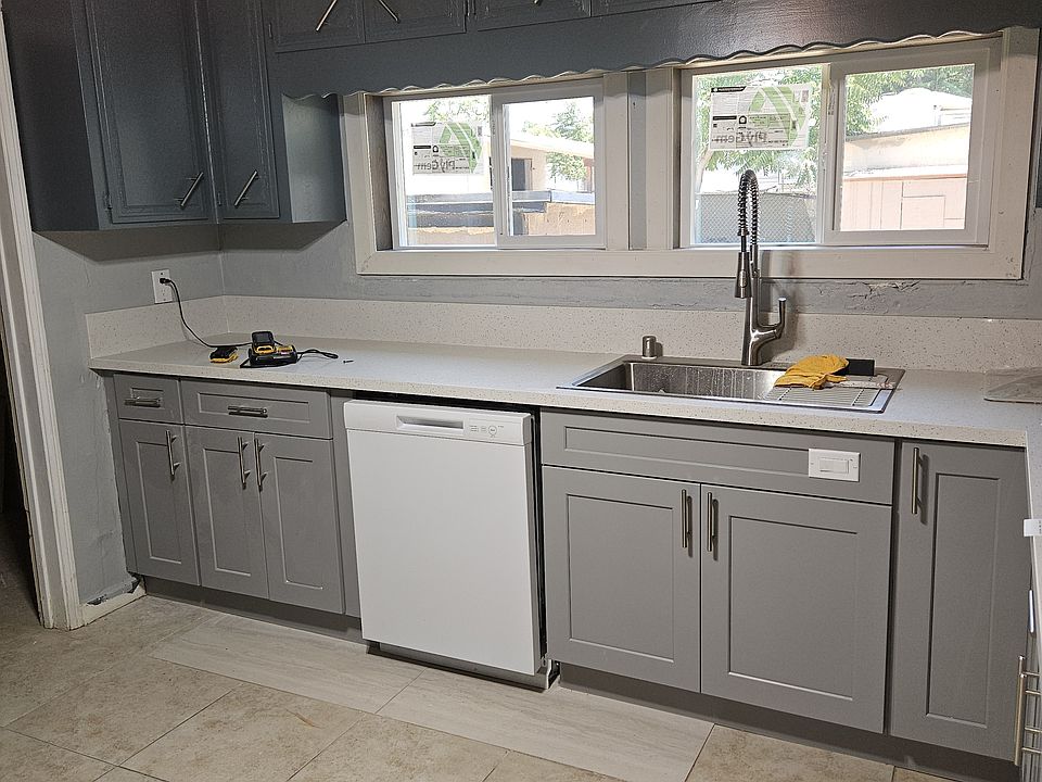 1st image of 303 W Heald Ave