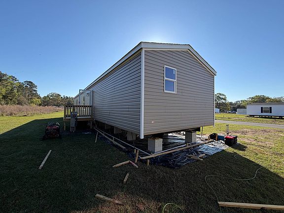3rd image of 151 Merritt Cir
