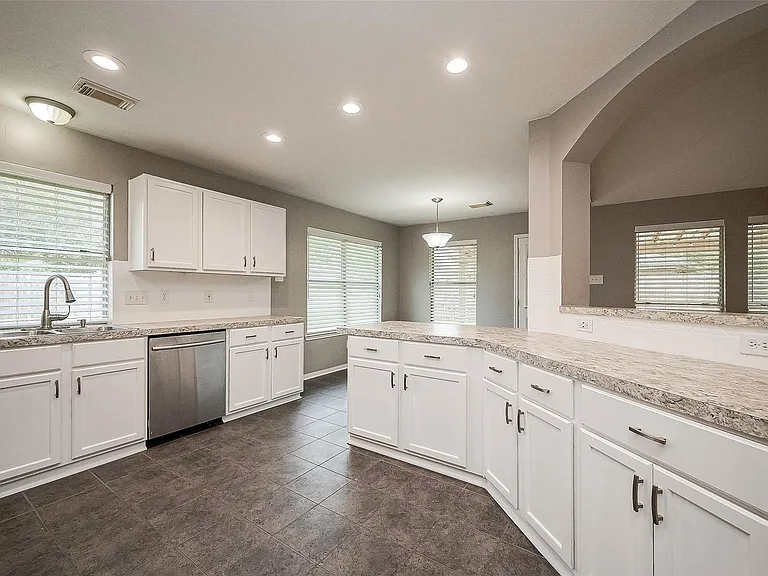 2802 Burgess Hill Ct — Photo 5