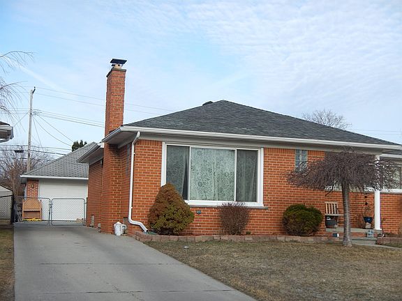 3rd image of 23775 Wilmot Ave