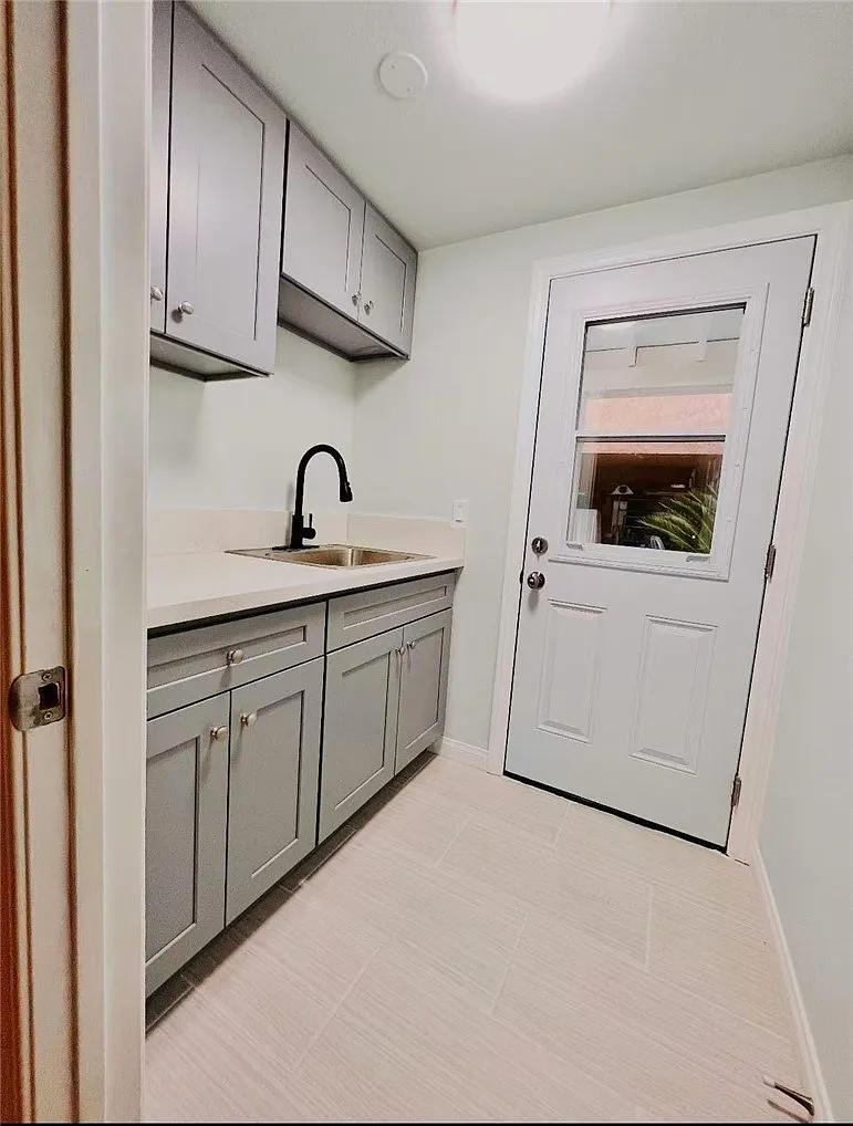 Studio, 370 sqft, $1,400 — Photo 2