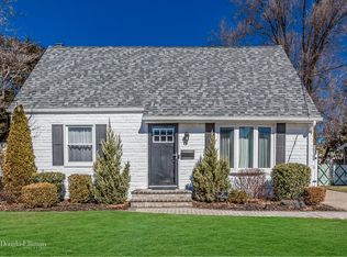 30 Nassau Ave, Plainview, NY 11803