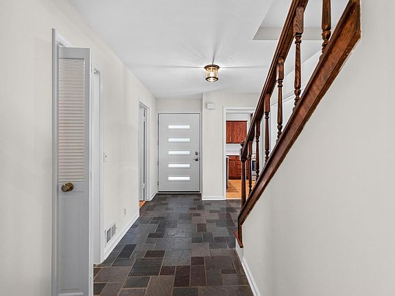 2nd image of 10329 N Savannah COURT