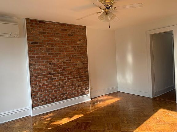 2nd image of 230 17th St #3