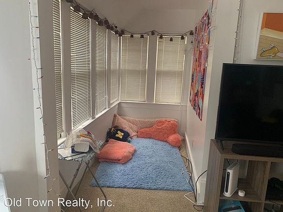 3rd image of 120 N State St APT 3