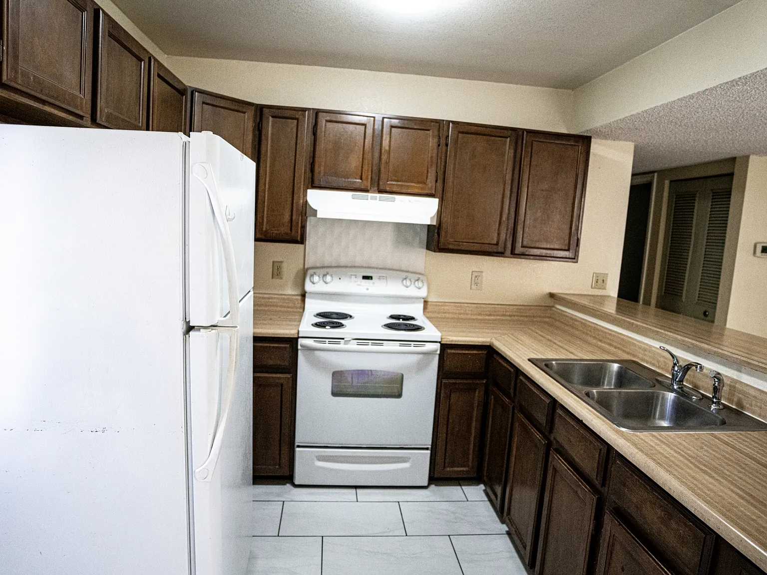 2 bed, $1,400 — Photo 3