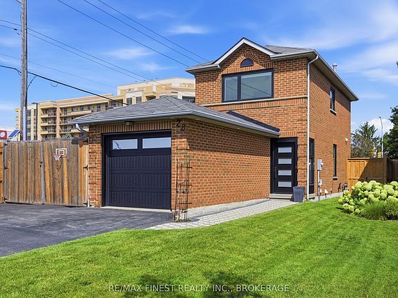 4th image of 28 Melborne Ct