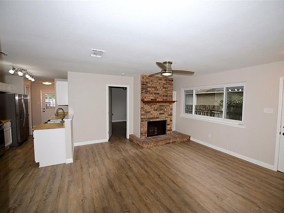 3rd image of 503 Greenlawn Blvd Unit B