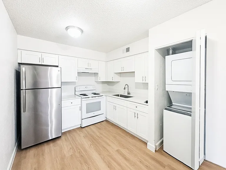 Running Brook Apartments — Photo 1