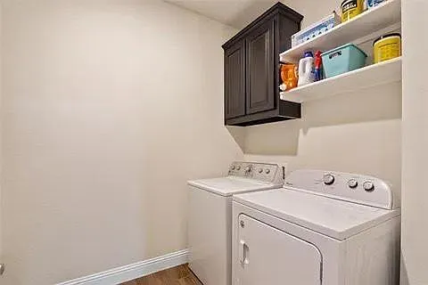 Large walk in laundry room