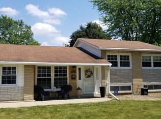481 Lillian Ln, Des Plaines, IL