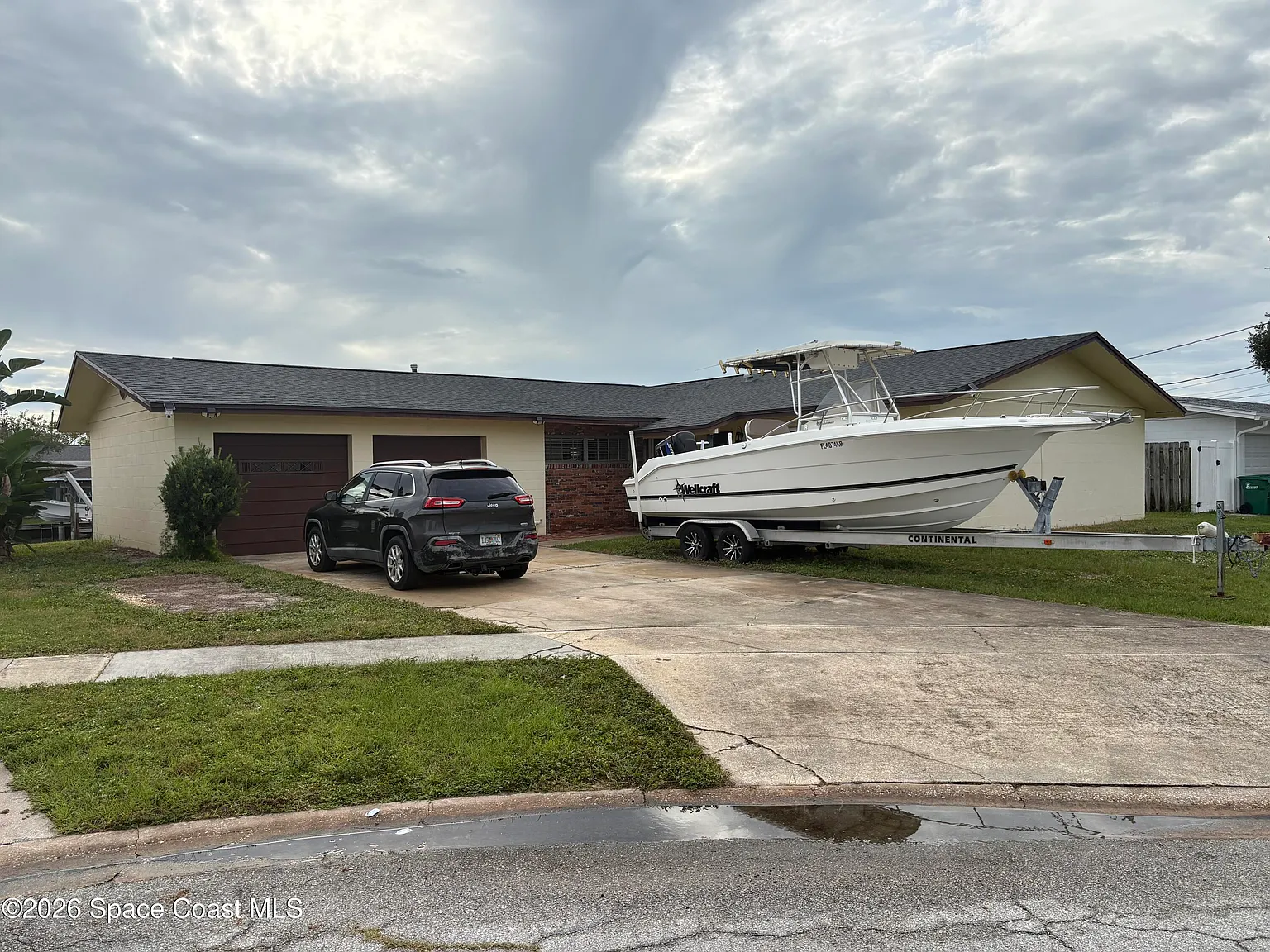 3 bed, 2.0 bath, 1568 sqft, $2,200 — Photo 2