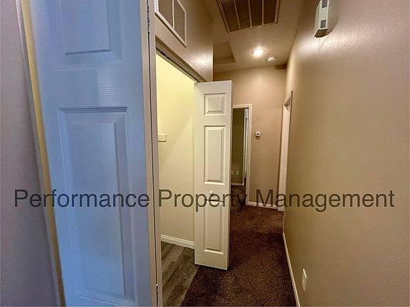 5th image of 629 Blue Mountain Way APT C