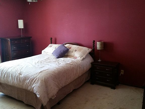 Master w/Bath and Walk-in