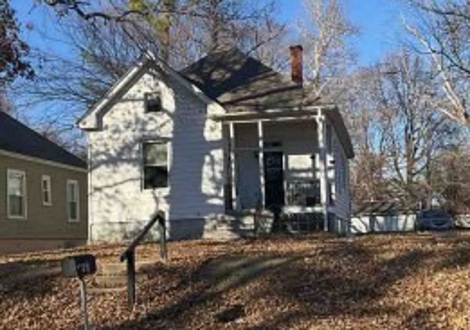 1st image of 106 Hazel Ave
