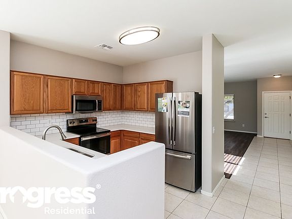 5th image of 30189 N Royal Oak Way