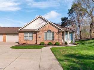1220 Saint Abigail St SW, Hartville, OH