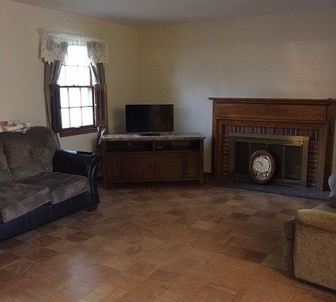 3rd image of 311 S H St