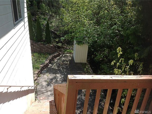 4th image of 360 Wales Ct