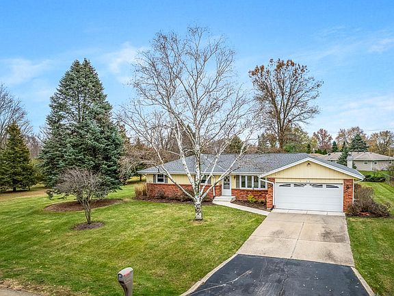 2nd image of 959 Firefly Dr