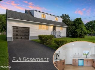 33 Glen Road, Howell, NJ 07731