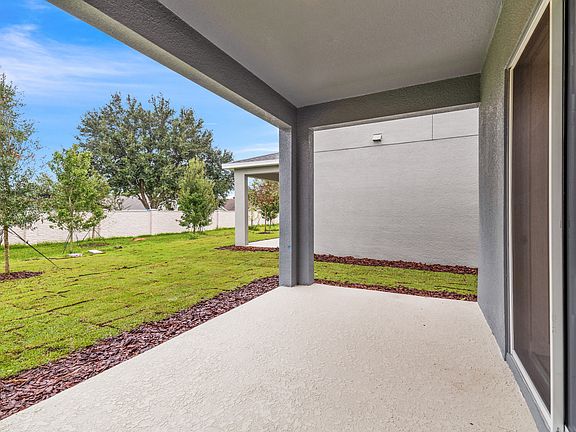 Covered lanai to enjoy the outdoors