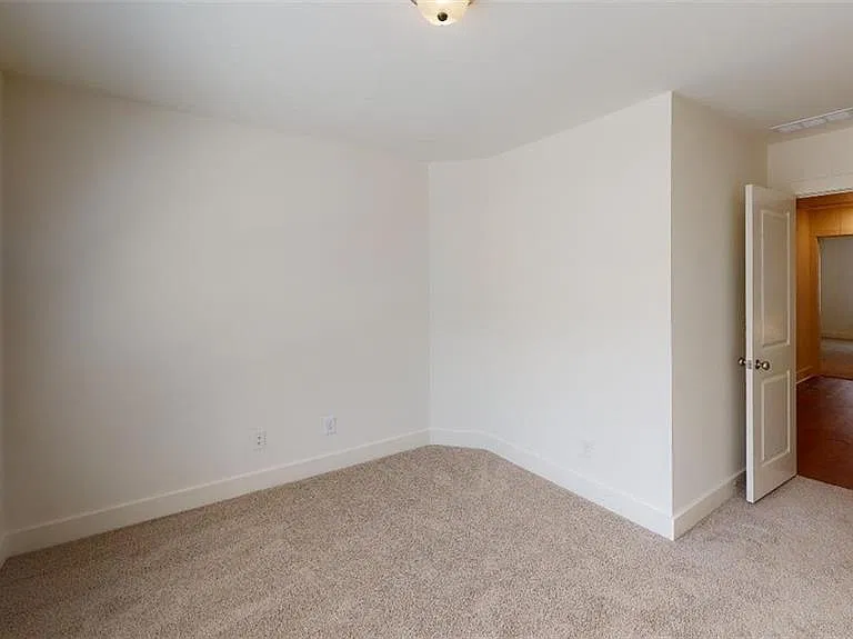 6414 Shalks Crossing Dr — Photo 21