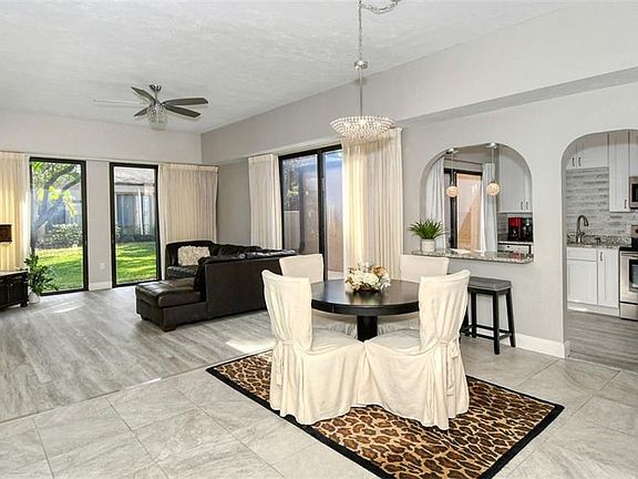 4th image of 5231 Myrtle Wood #16