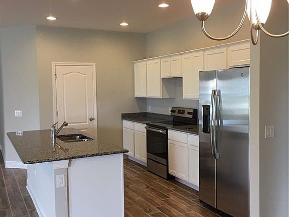5th image of 618 NW 3rd Pl