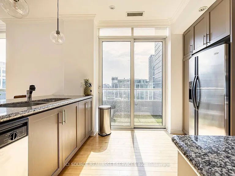 250 Wellington St W #Penthouse 40 — Photo 10