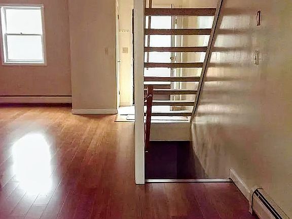 2nd image of 83 N Champlain St APT G