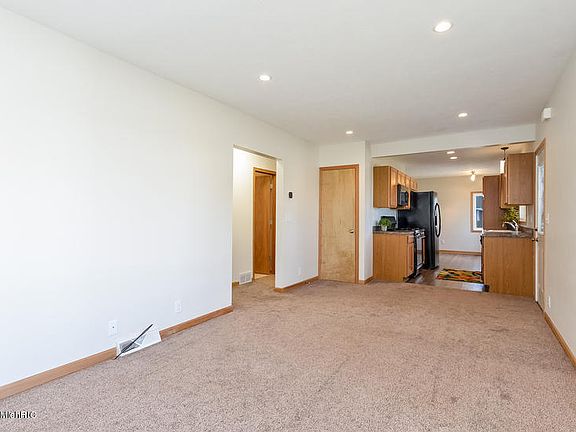 5th image of 418 Johnson St NW