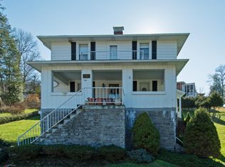 504 Chestnut St, Hinton, WV 25951