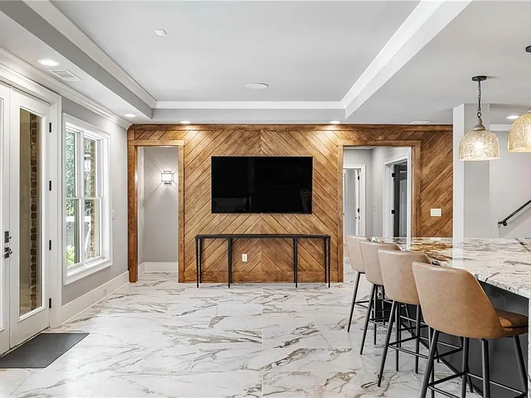5265 Peachtree Dunwoody Rd — Photo 33