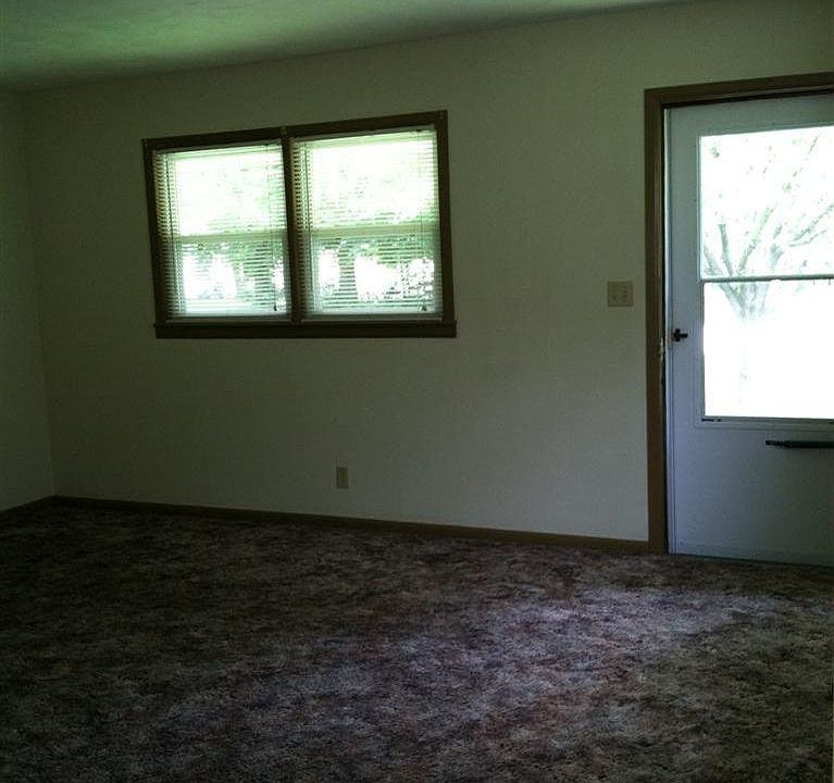 2nd image of 3031 S Franklin Ave