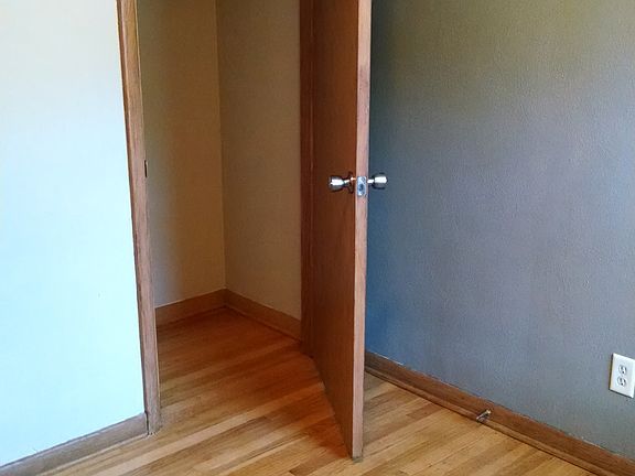 Lots of closet space too, 5 big closets in all.