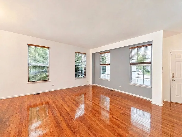 3148 Concord Ln — Photo 2