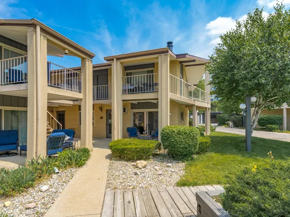 4150 Ridge Rd APT 16, Stevensville, MI 49127