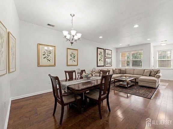 4th image of 135 Savoth Ln