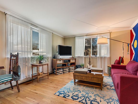 5th image of 1327 Steele St APT 203