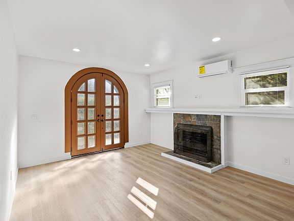 5th image of 4160 Kansas St #1