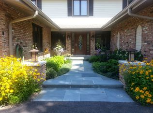 1435 Saunders Rd, Riverwoods, IL 60015