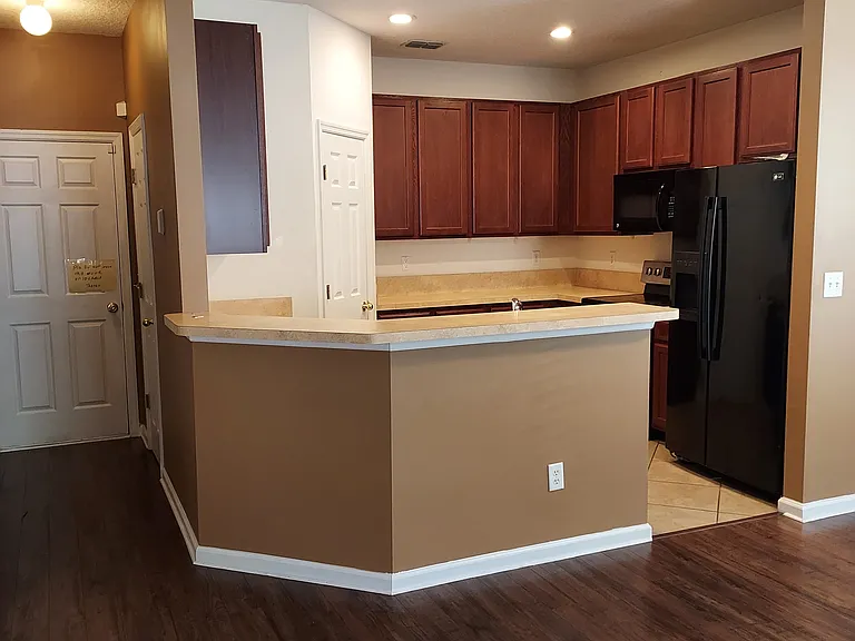 532 Hopewell Dr — Photo 5