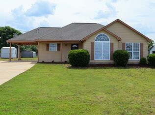 36 Fallowfield Dr, Fort Mitchell, AL 36856